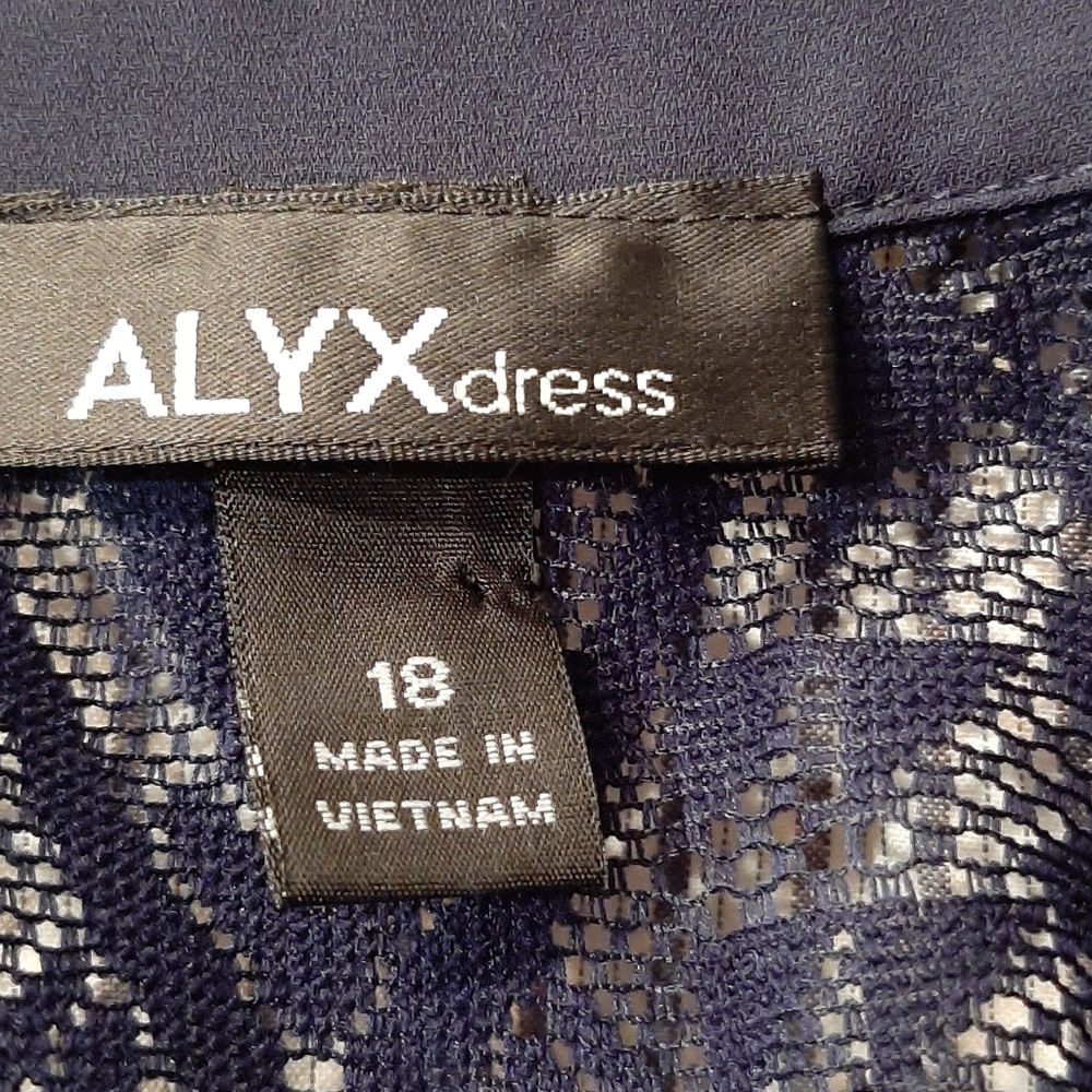 Dress - Picture 6 of 8